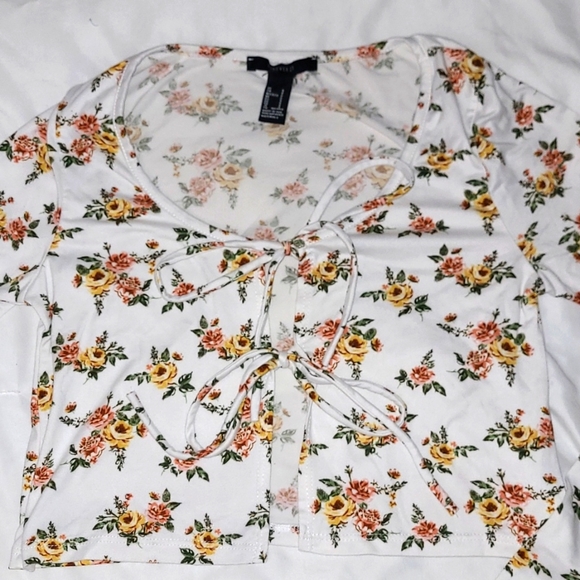 Forever 21 Longsleeve Double Front Tie Closure Floral Longsleeve Crop Top - Picture 2 of 5